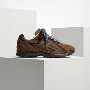 Sneakersy New Balance 204L Basketcase, kolorystyka Carafe Chocolate Brown, nubukowe, unisex, brązowo-czarne, amortyzacja piety U204LBC1